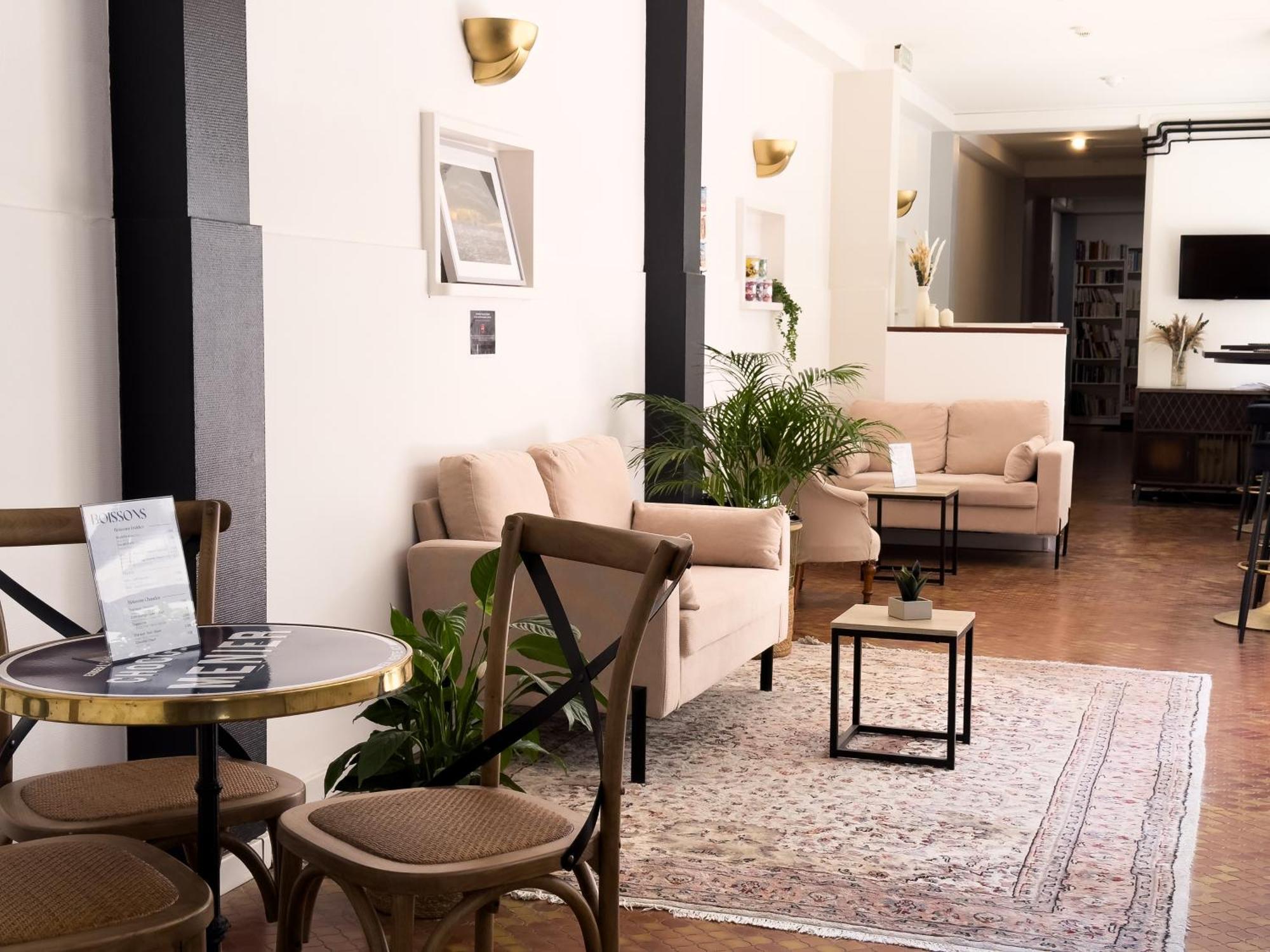 Hotel De Paris 2*