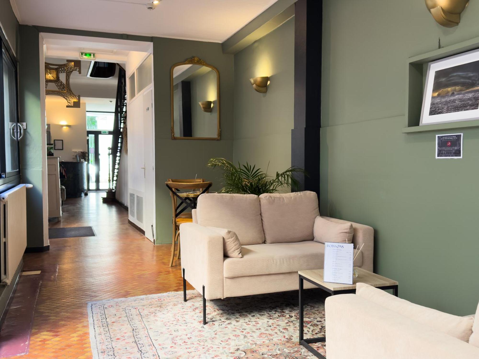 Hotel De Paris 2*